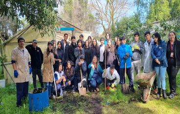 Visita de Jóvenes Institutanos en Cristo JIX a colegio Los Aromos de COANIL
