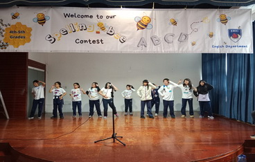 English Week: Spelling Bee with 4th and 5th Graders