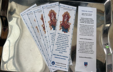 ¡ Bajo tu amparo nos acogemos !