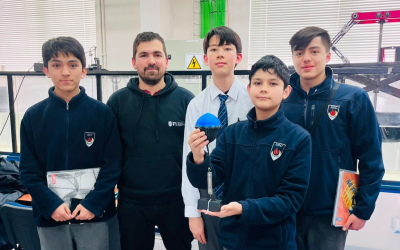 Estudiantes ganan competencia nacional de innovación con proyecto de energía a partir de las olas
